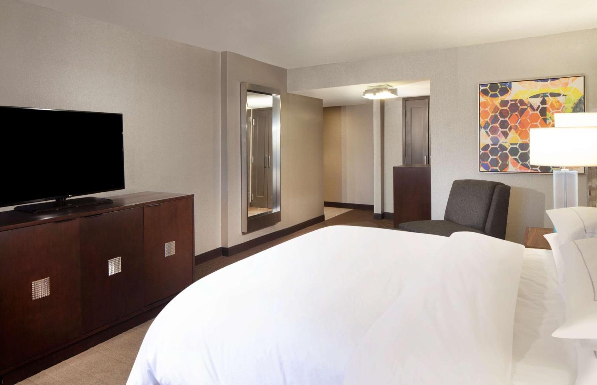 Corner King Room with Sofa Bed